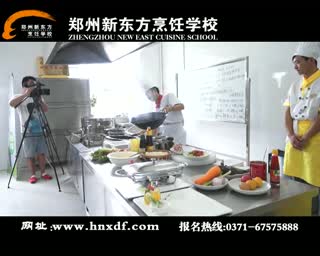 郑州新东方烹饪学校：湘粤美味垂涎进行