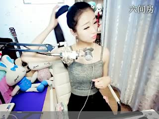 六间房美女主播Kira苒苒秀唱视频
