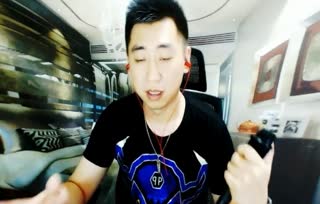 《小时代》主题曲《我好想你》 再听依旧会悲伤