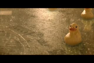 小黄鸭固特异完美邂逅 与您共同营造浪漫雨天气氛