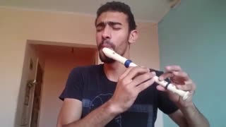 老外魔性的吹笛子