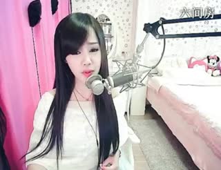 六间房美女主播╰⋛泡沫ღ寒兮⋚╯ 视频聊天