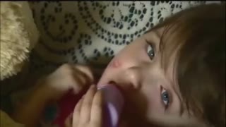7岁连体婴姐妹共用一个大脑 通过对方眼看世界