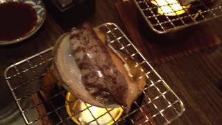 生烤活鲍鱼：你敢吃吗！！！