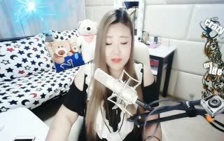砰！《我对自己开了一枪》这一枪打进了你的耳朵