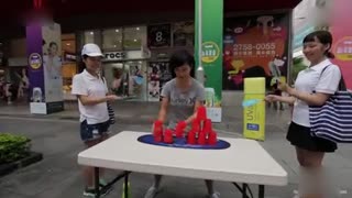 牛人绝活！台湾女孩飞叠杯