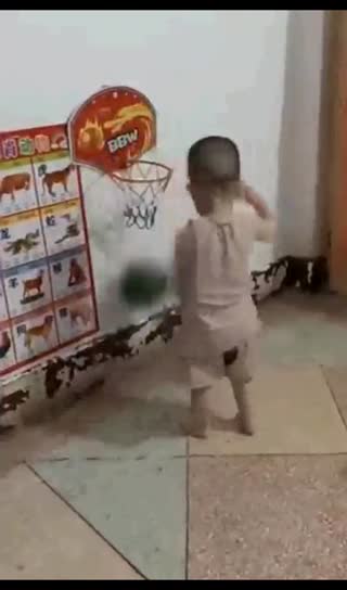 又一内线怪物，15秒钟两次灌篮得4分