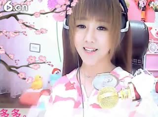 六间房实力女主播☜小鱼儿❦☞互动直播中