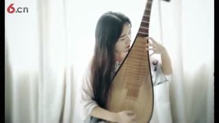 古典美女演奏琵琶版《成都》